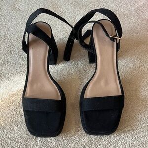 Chic Black Block Heel Sandals